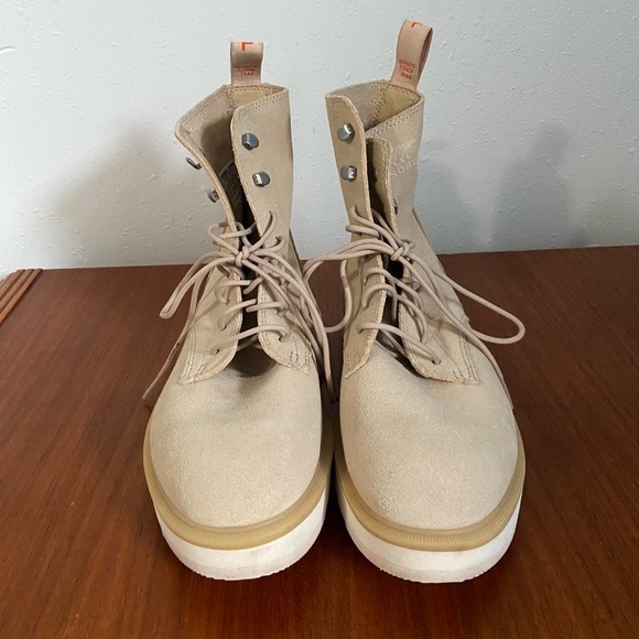 SOREL Hi-Line Lace-Up Mid-Shaft
Lug-Sole Booties - Picture 4 of 8